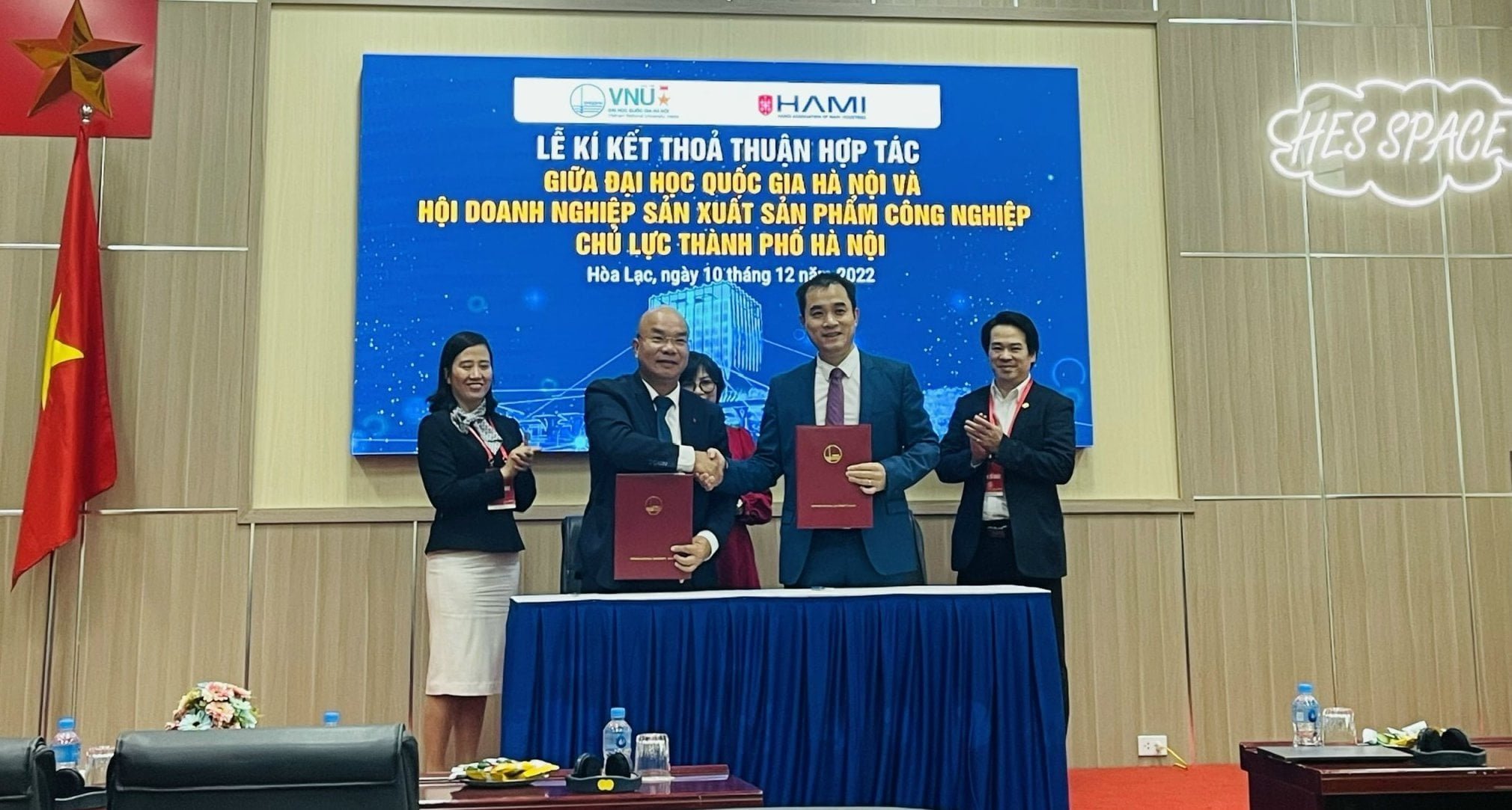 SPCNCL Hà Nội:Phó Chủ tịch Hội công nghiệp chủ lực HAMI ký kết thoả thuận hợp tác với Đại học Quốc gia Hà Nội