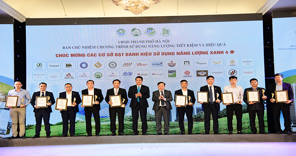 SPCNCL Hà Nội: Doanh nghiệp công nghiệp chủ lực được trao danh hiệu công trình xây dựng sử dụng năng lượng xanh năm 2023