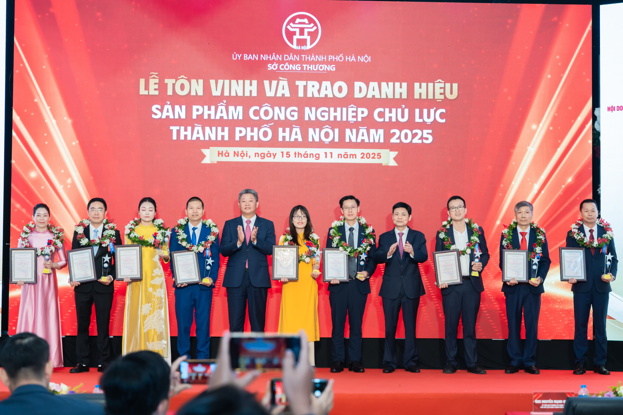 SPCNCL Hà Nội: HÀ NỘI TÔN VINH 35 SẢN PHẨM CÔNG NGHIỆP CHỦ LỰC THÀNH PHỐ NĂM 2025
